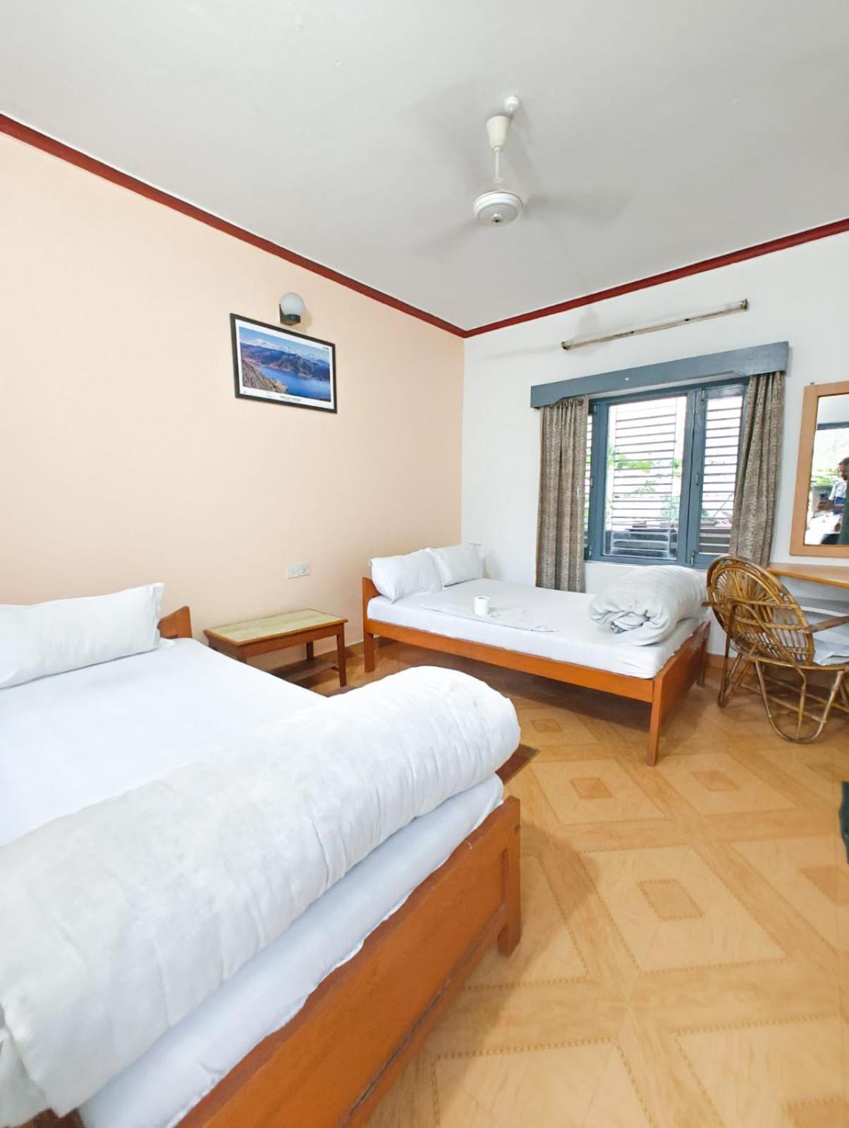 Hotel Mountain View - Lakeside Pokhara Luaran gambar